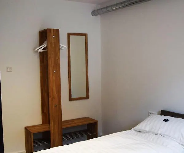 Baerenschenke לינה וארוחת בוקר מסקירך