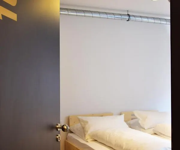 לינה וארוחת בוקר Baerenschenke 3*